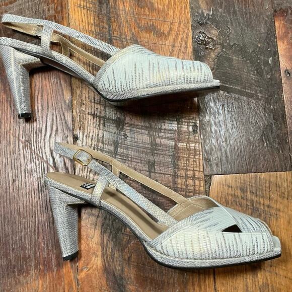 Stuart Weitzman Ivory Peekaboo Slingback Size 9.5 - Picture 12 of 12